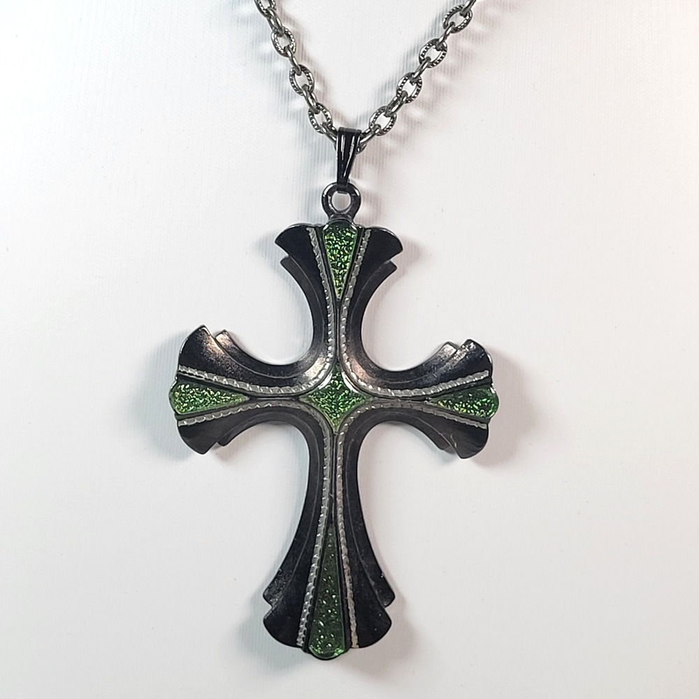 Sarah Coventry Green Enamel Cross Necklace Limited Edition 1978 Vintage